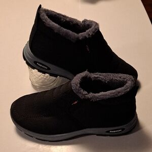 NEW, Black and Gray Ankle Boots with Plush Sheep Fur Lining and Slip-On Design